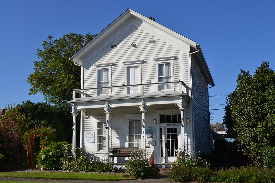 Photograph of Dr. Norman L. Lee House