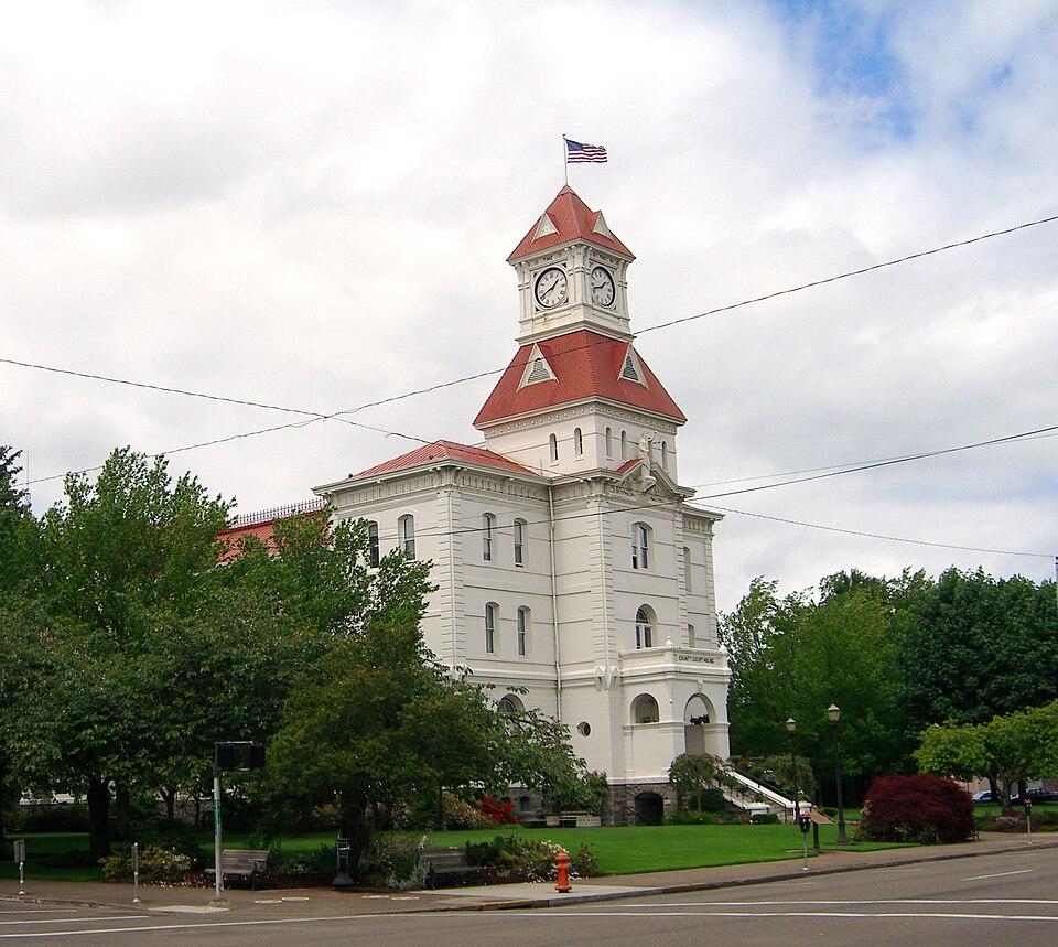 Photograph of Benton County Courthouse
