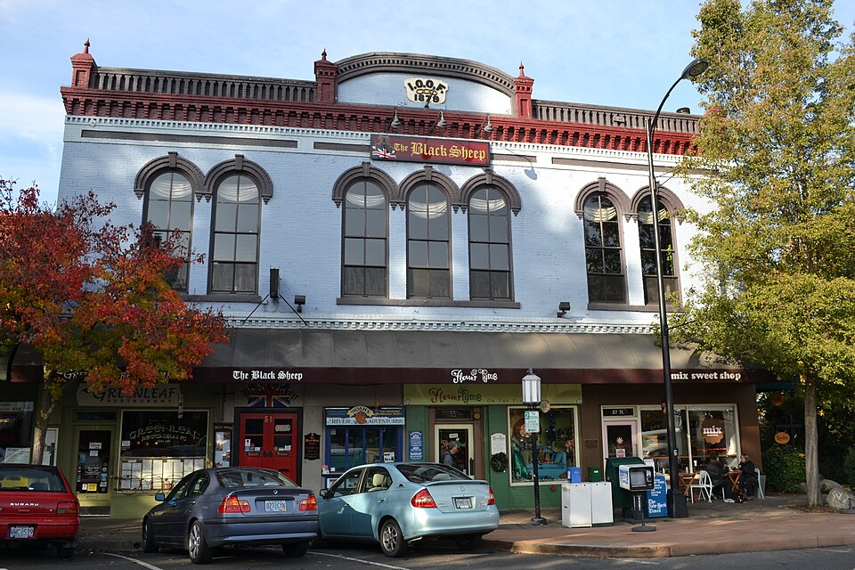 Photograph of I.O.O.F. Building