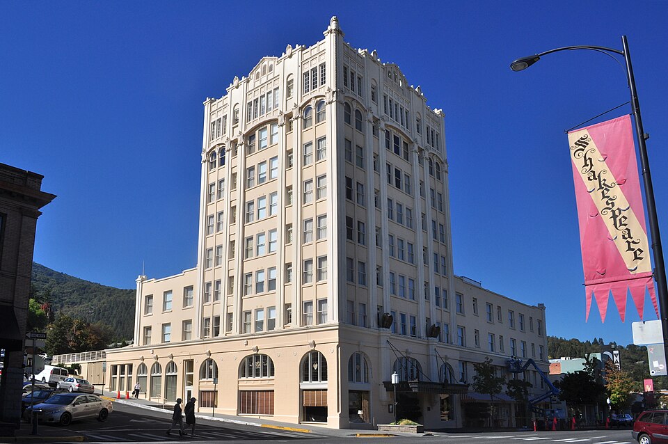 Photograph of Ashland Springs Hotel