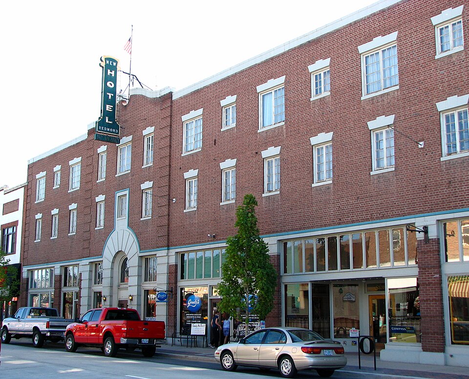Photograph of New Redmond Hotel
