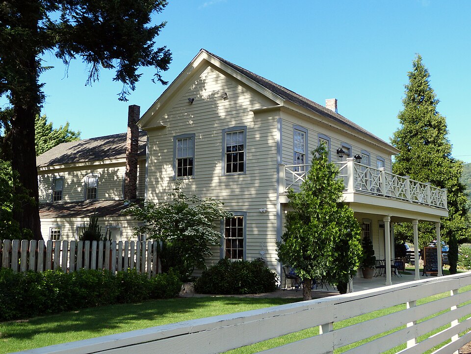 Photograph of Rock Point Hotel