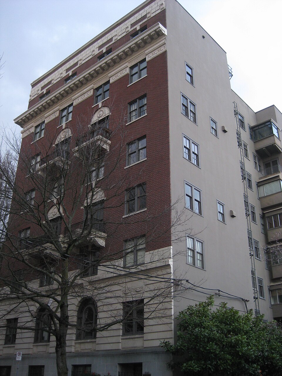 Photograph of 705 Davis Street Apartments