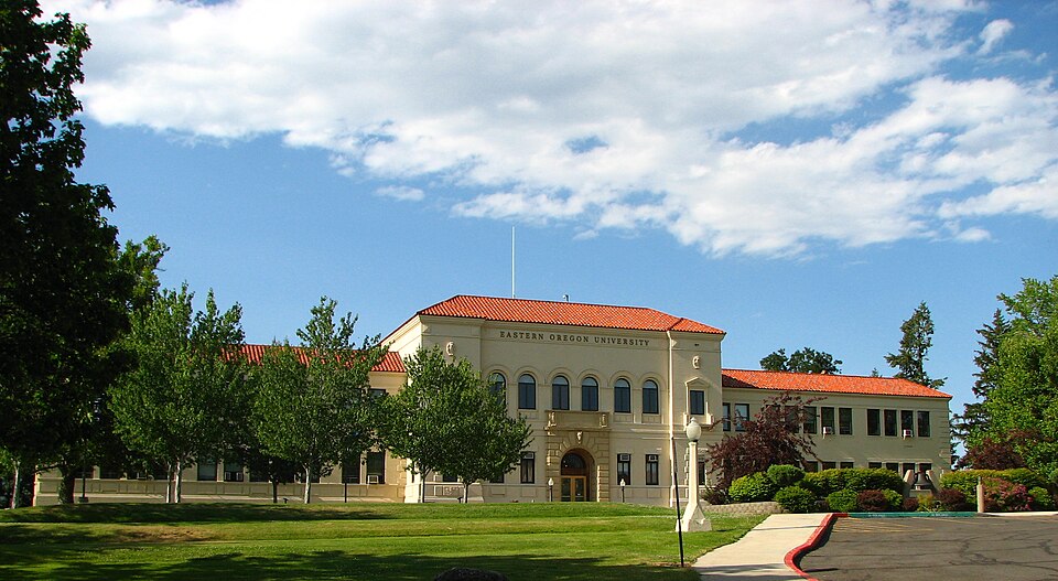 Photograph of Inlow Hall