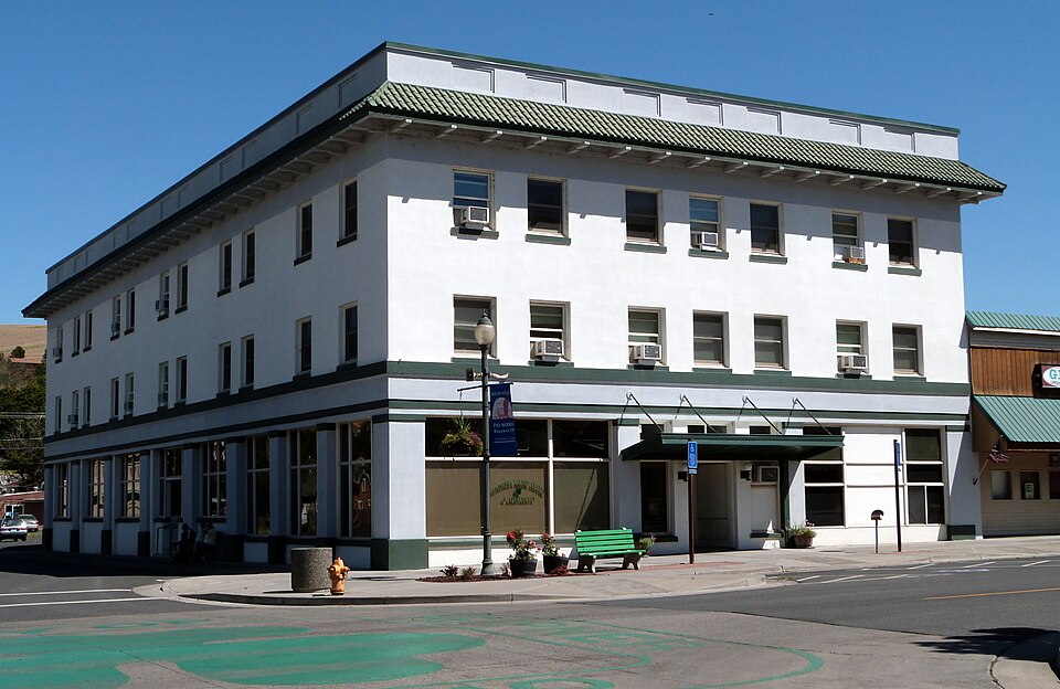 Photograph of Heppner Hotel