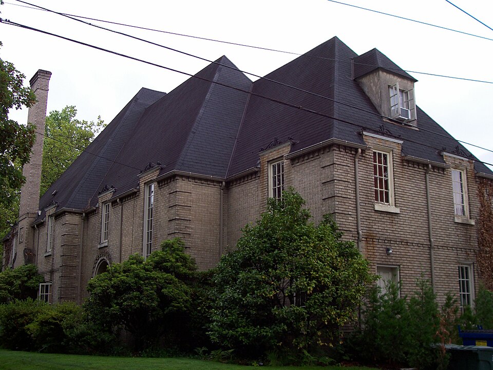 Photograph of Pi Beta Phi Sorority House