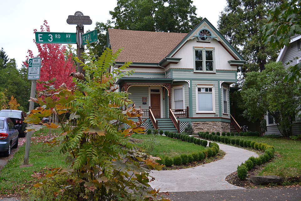 Photograph of East Skinner Butte Historic District
