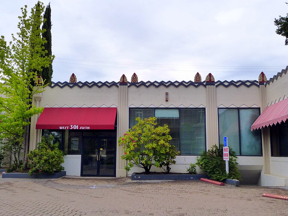 Photograph of Fluhrer Bakery Building