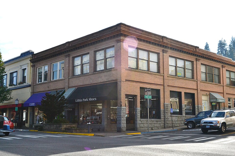 Photograph of Citizen's Banking & Trust Co. Building