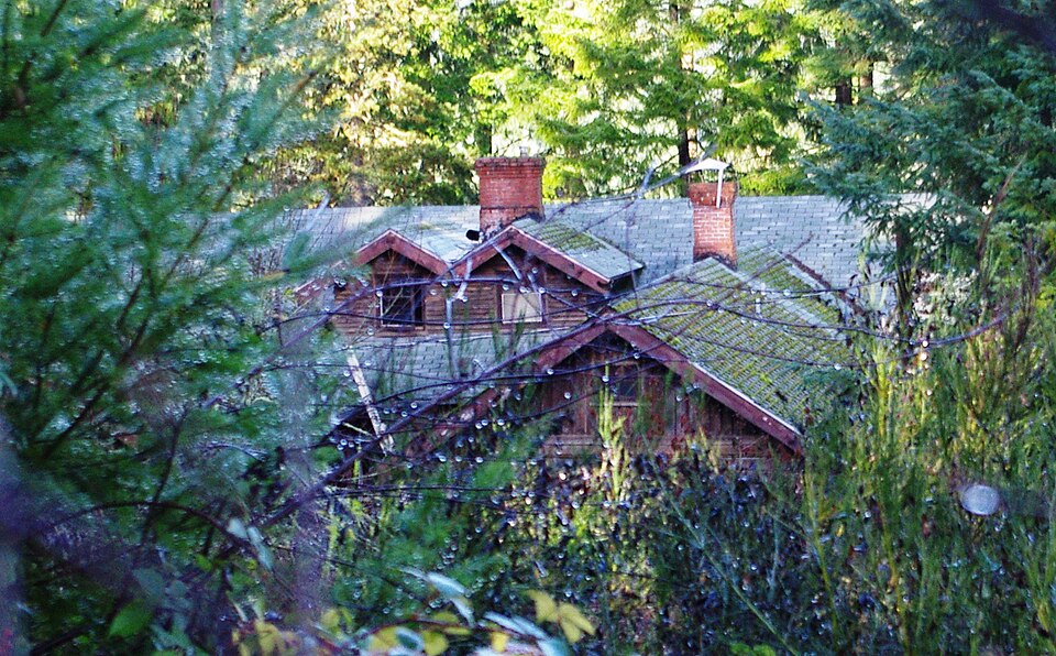 Photograph of Dundee Lodge