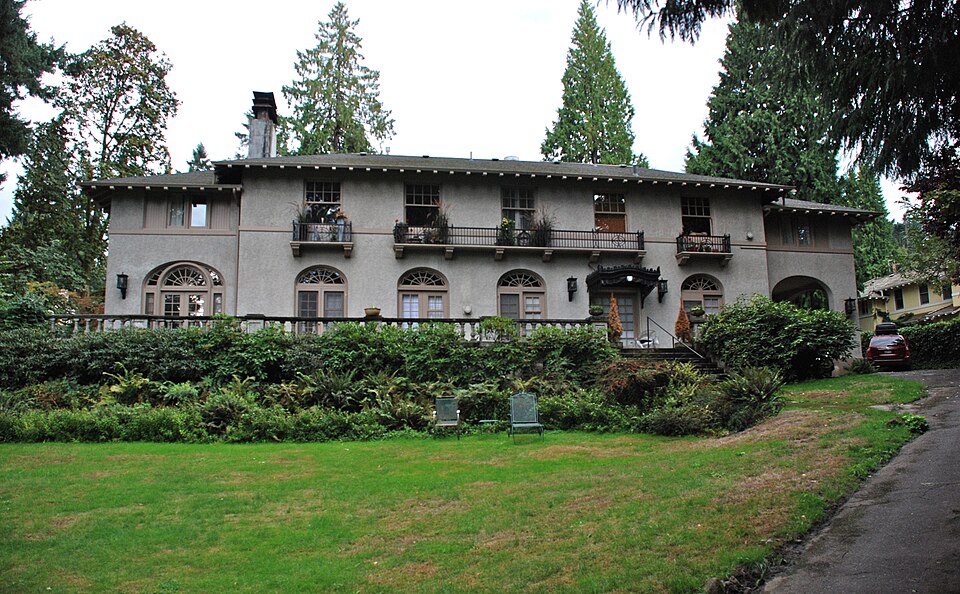 Photograph of Dr. A. E. and Phila Jane Rockey House