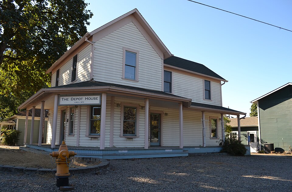 Photograph of Coburg Historic District