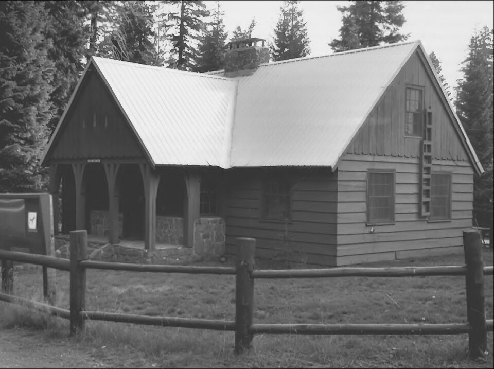 Photograph of Lake of the Woods Ranger Station