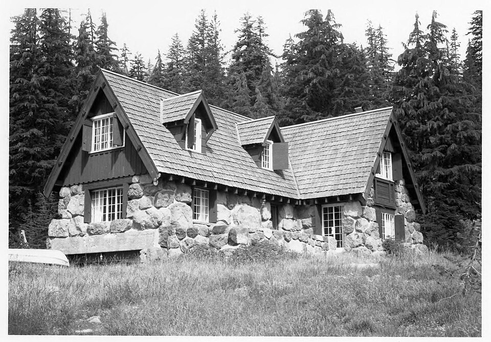Photograph of Crater Lake Superintendent's Residence