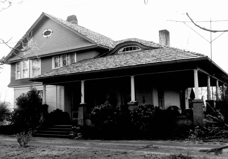 Photograph of Will Q. Brown House and Wash House