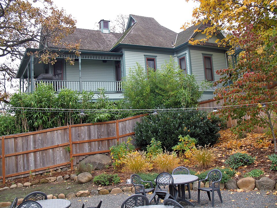 Photograph of Roe-Parker House