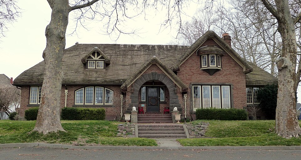 Photograph of M. L. Watts House
