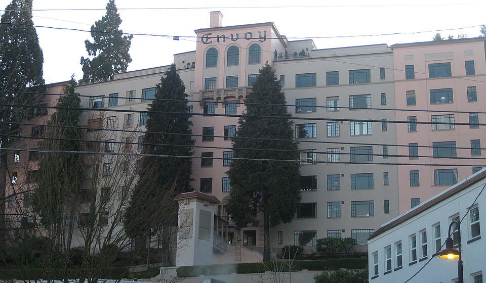 Photograph of Envoy Apartment Building