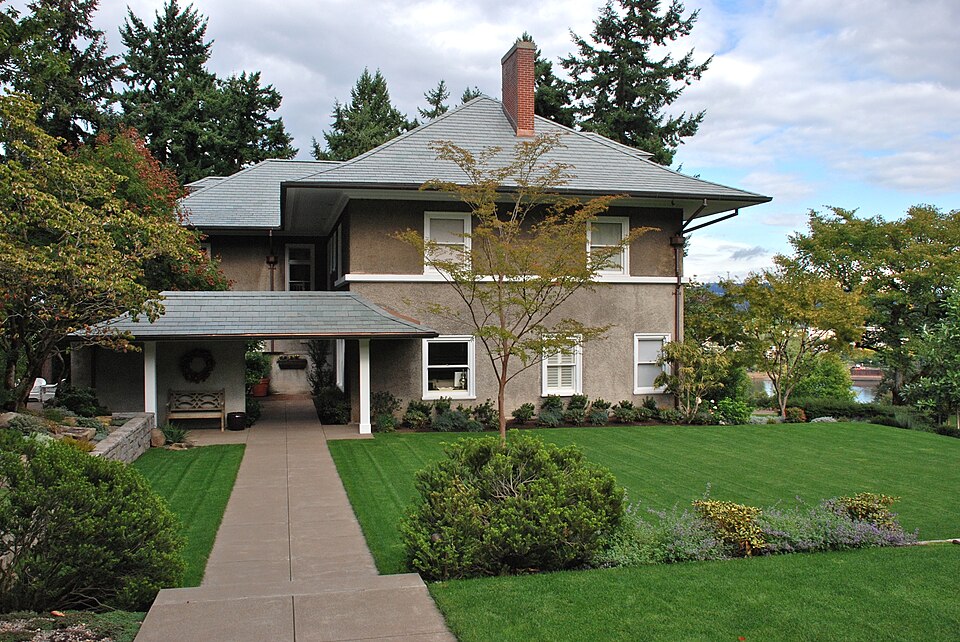 Photograph of Whidden-Kerr House and Garden