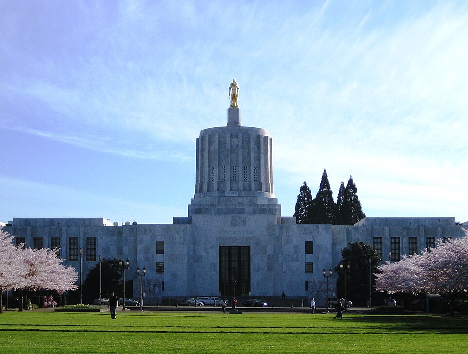 Photograph of Oregon State Capitol