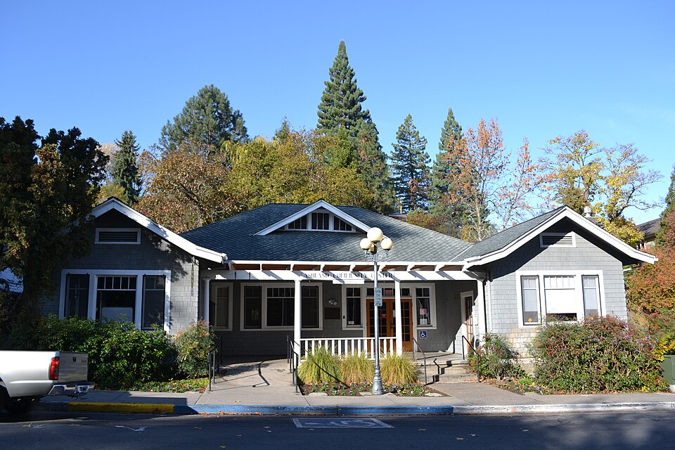 Photograph of Women's Civic Improvement Clubhouse