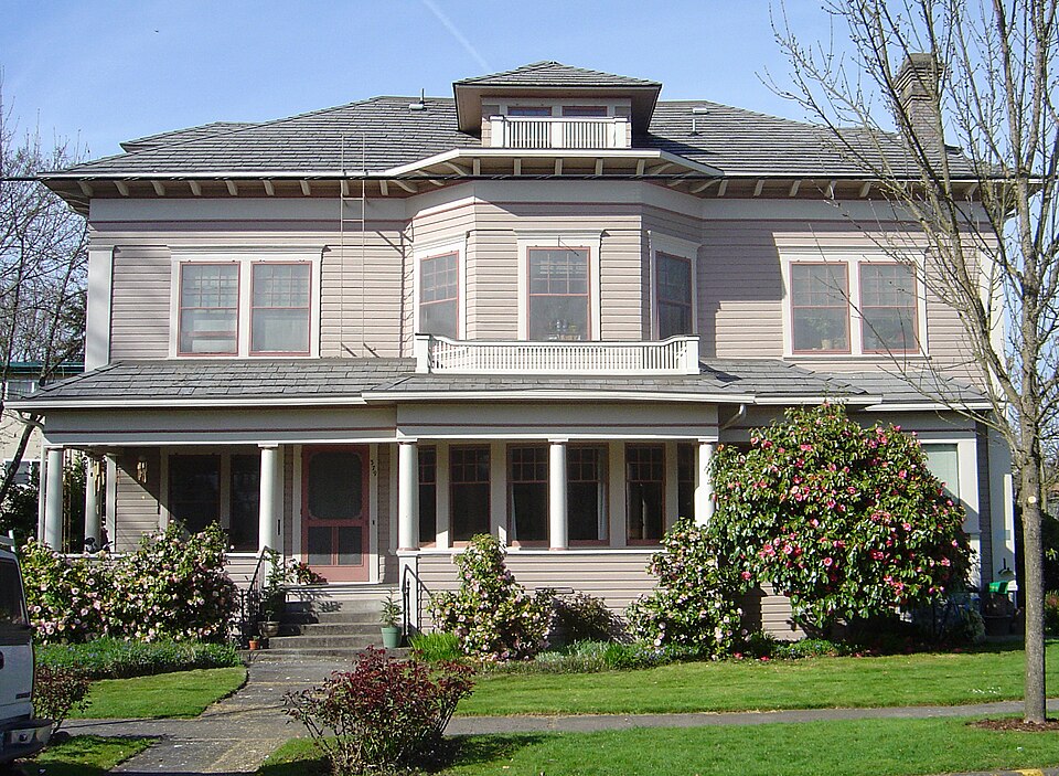 Photograph of Old Beta Theta Pi Fraternity House