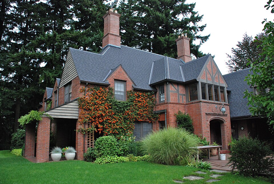 Photograph of Roy and Leola Gangware House