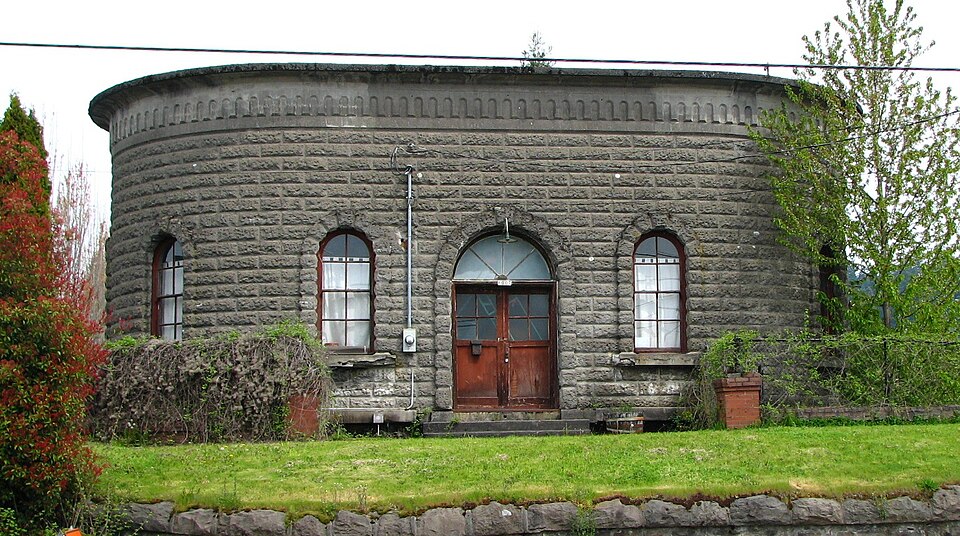 Photograph of Gatehouse, Portland City Reservoir No. 2