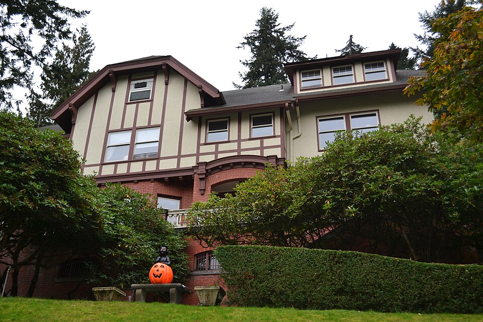Photograph of Albert, Oscar, and Linda Heintz House