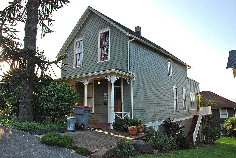 Photograph of George C. and Winona Flavel House