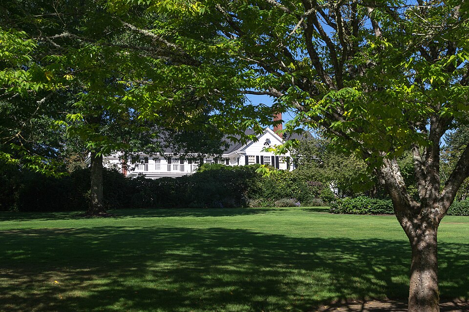 Photograph of H. L. and Gretchen Hoyt Corbett House