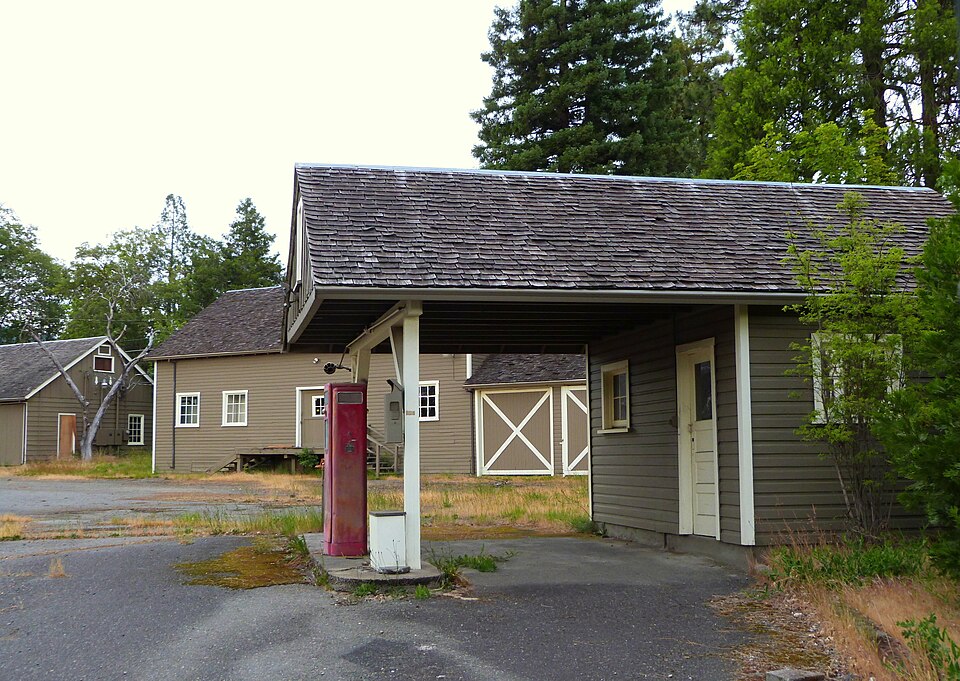 Photograph of Grants Pass Supervisor's Warehouse