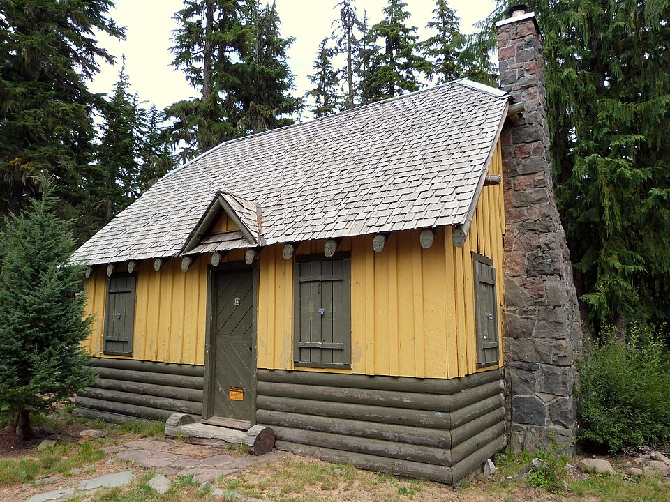 Photograph of Olallie Lake Guard Station