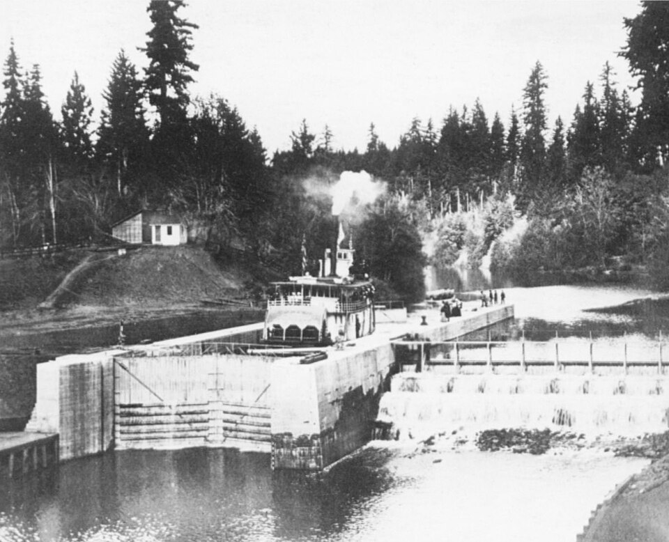 Photograph of Yamhill River lock and dam