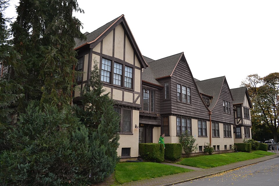 Photograph of Dorris Apartments