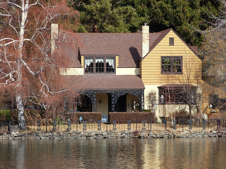 Photograph of B. A. and Ruth Stover House