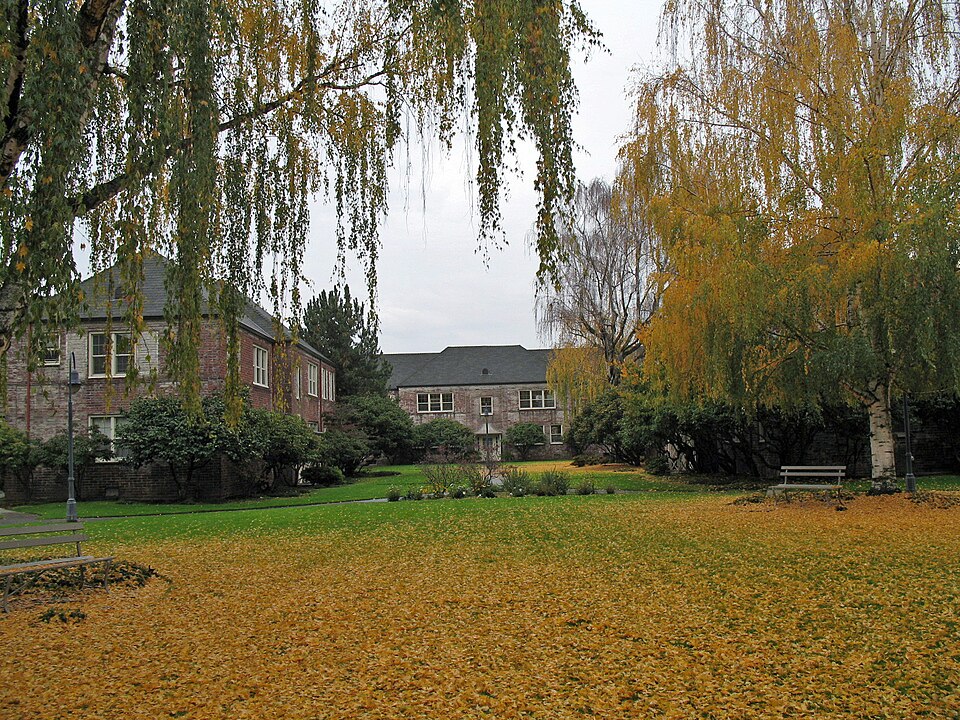 Photograph of Parkview Apartments