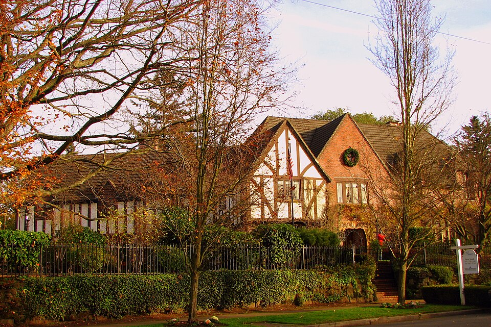 Photograph of Thomas J. Autzen House