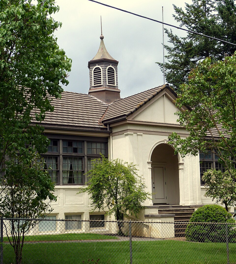 Photograph of Wagner Creek School