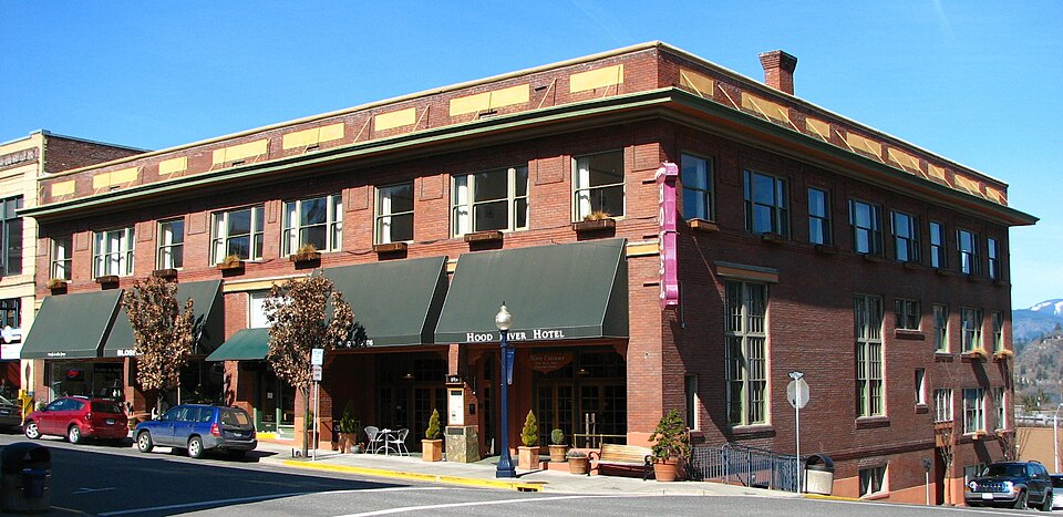 Photograph of Mount Hood Hotel Annex