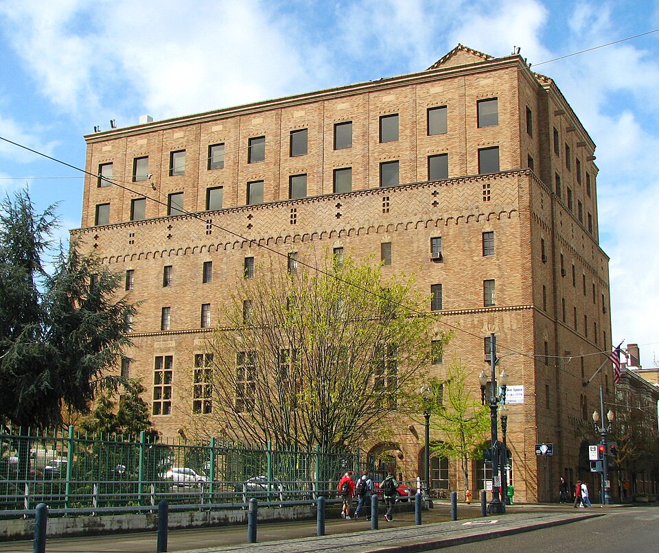 Photograph of Neighbors of Woodcraft Building