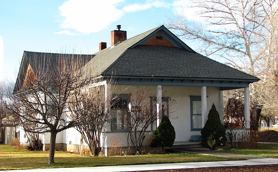 Photograph of Max and Ollie Lueddemann House