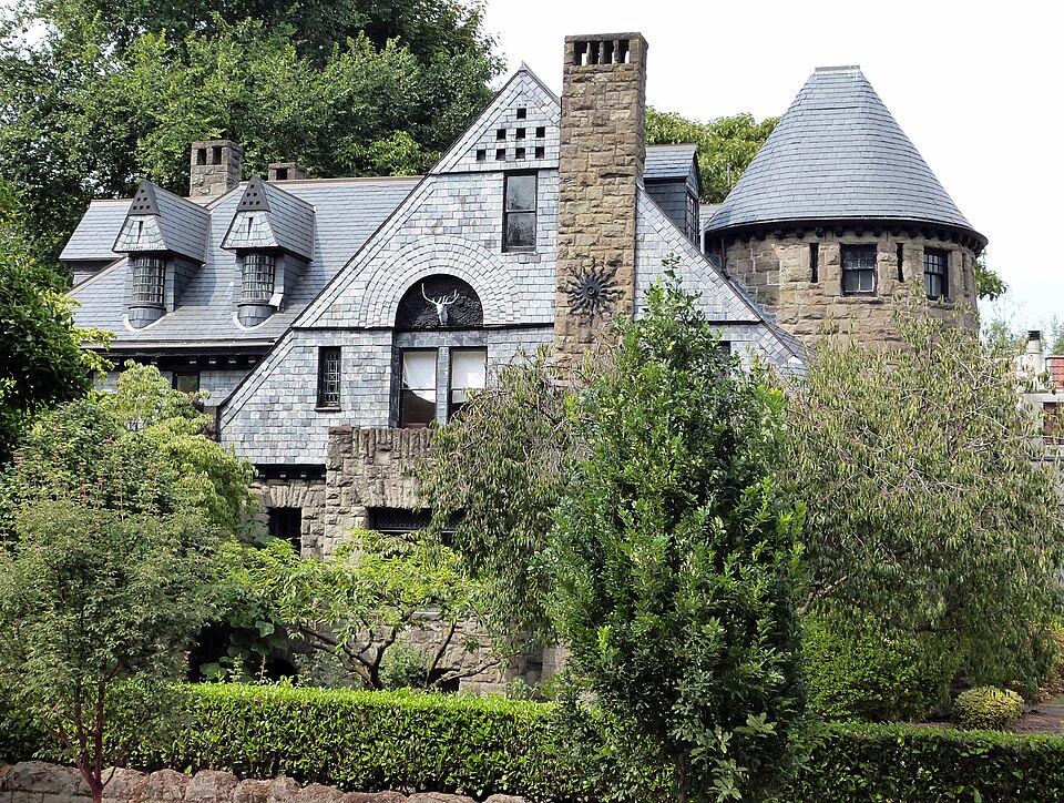 Photograph of Dr. K. A. J. and Cora Mackenzie House