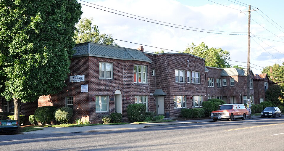 Photograph of San Farlando Apartments