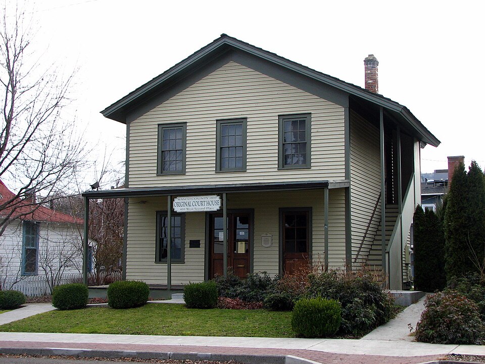 Photograph of Original Wasco County Courthouse