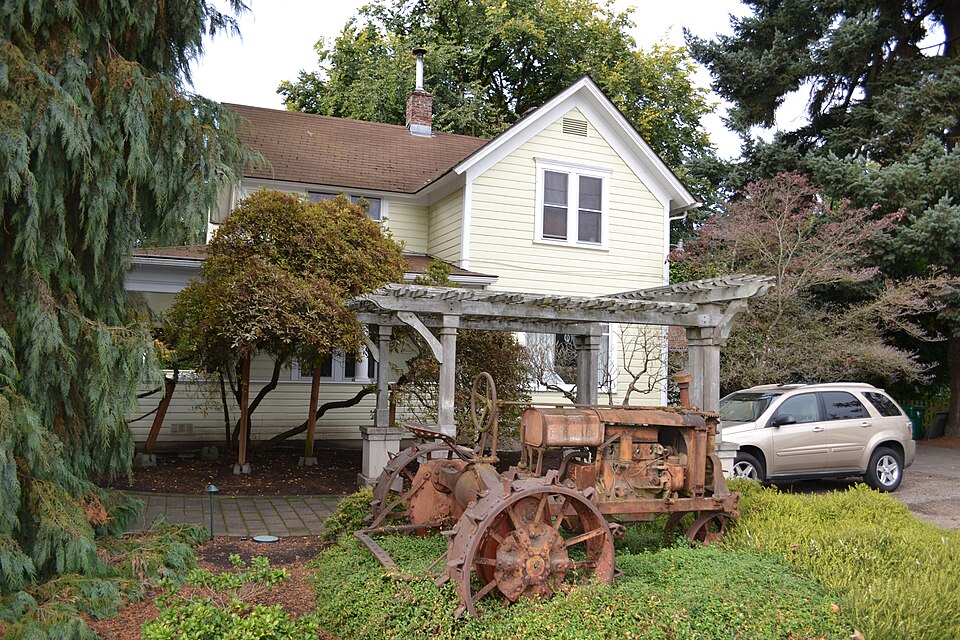 Photograph of Chase Gardens Residential Grouping