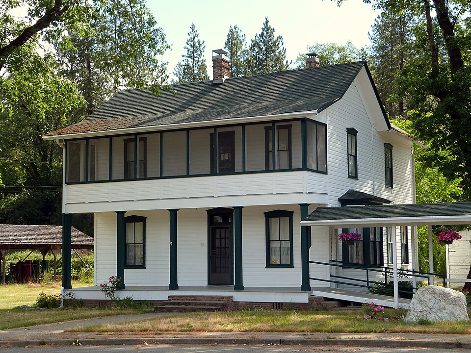 Photograph of William and Nannie Naucke House