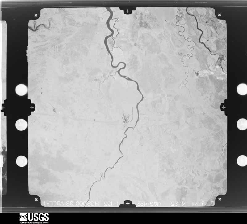 U.S. Geological Survey aerial photograph, 1974-05-13, scale 1:76000