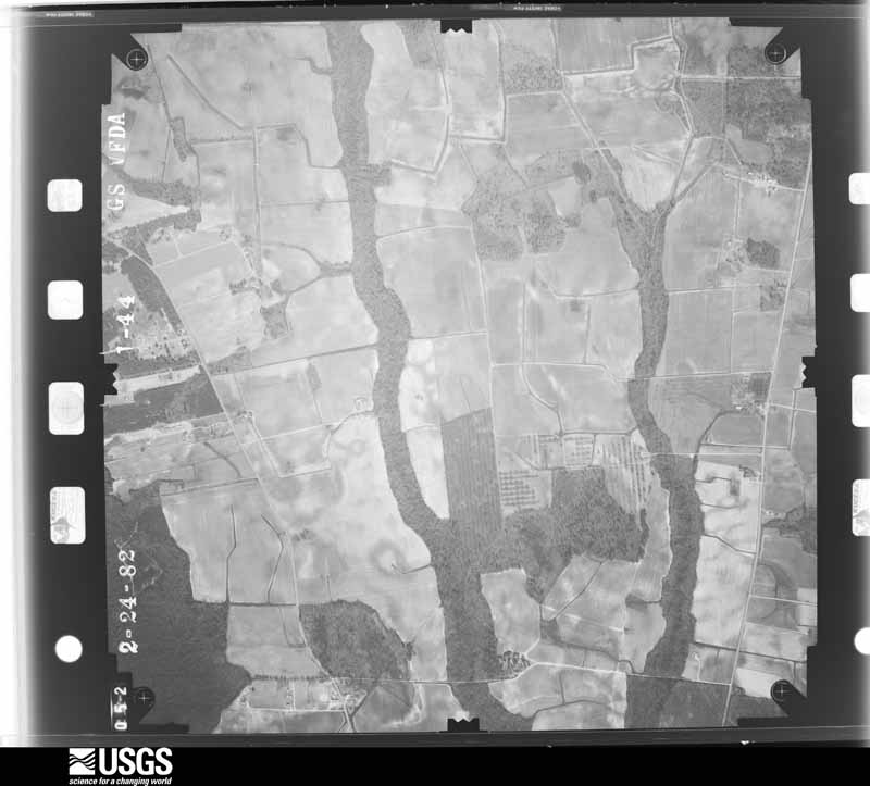 U.S. Geological Survey aerial photograph, 1982-03-01, scale 1:14000