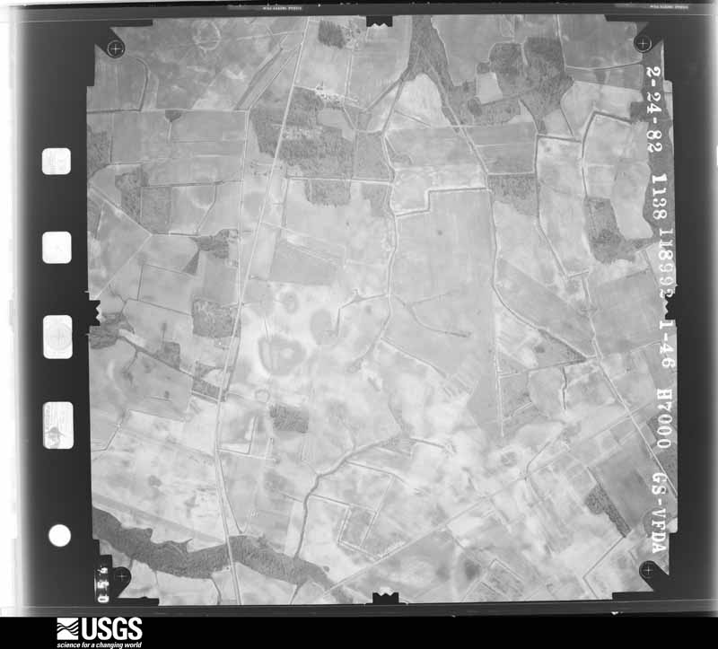 U.S. Geological Survey aerial photograph, 1982-03-01, scale 1:14000